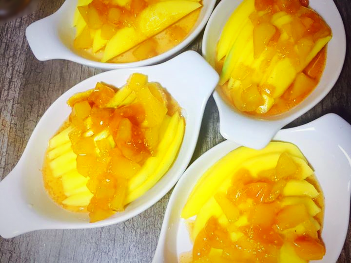 Cape Gooseberry Glaze with a Tangy Twist