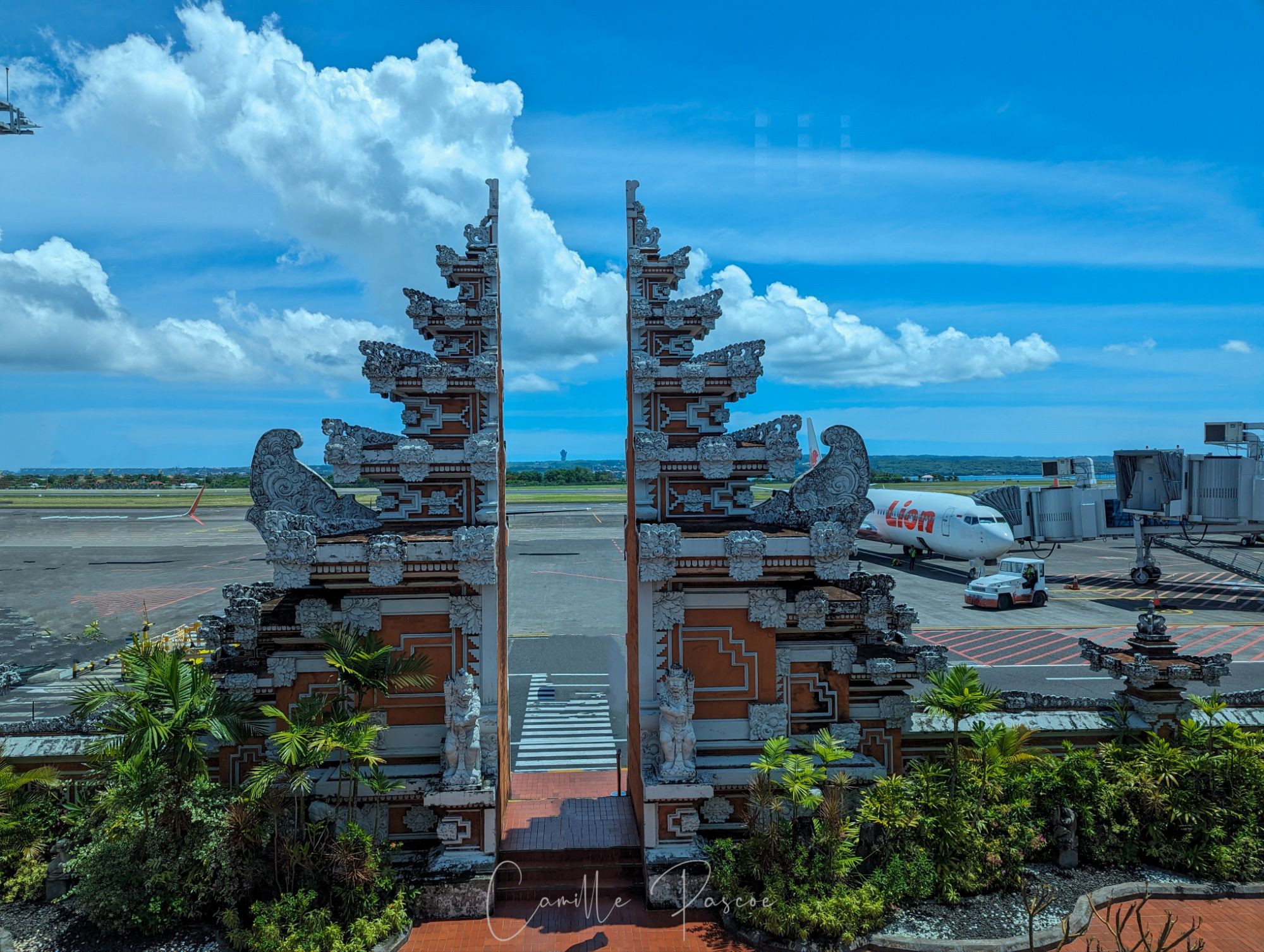 Candi Bentar: The Balinese Gateway Structure