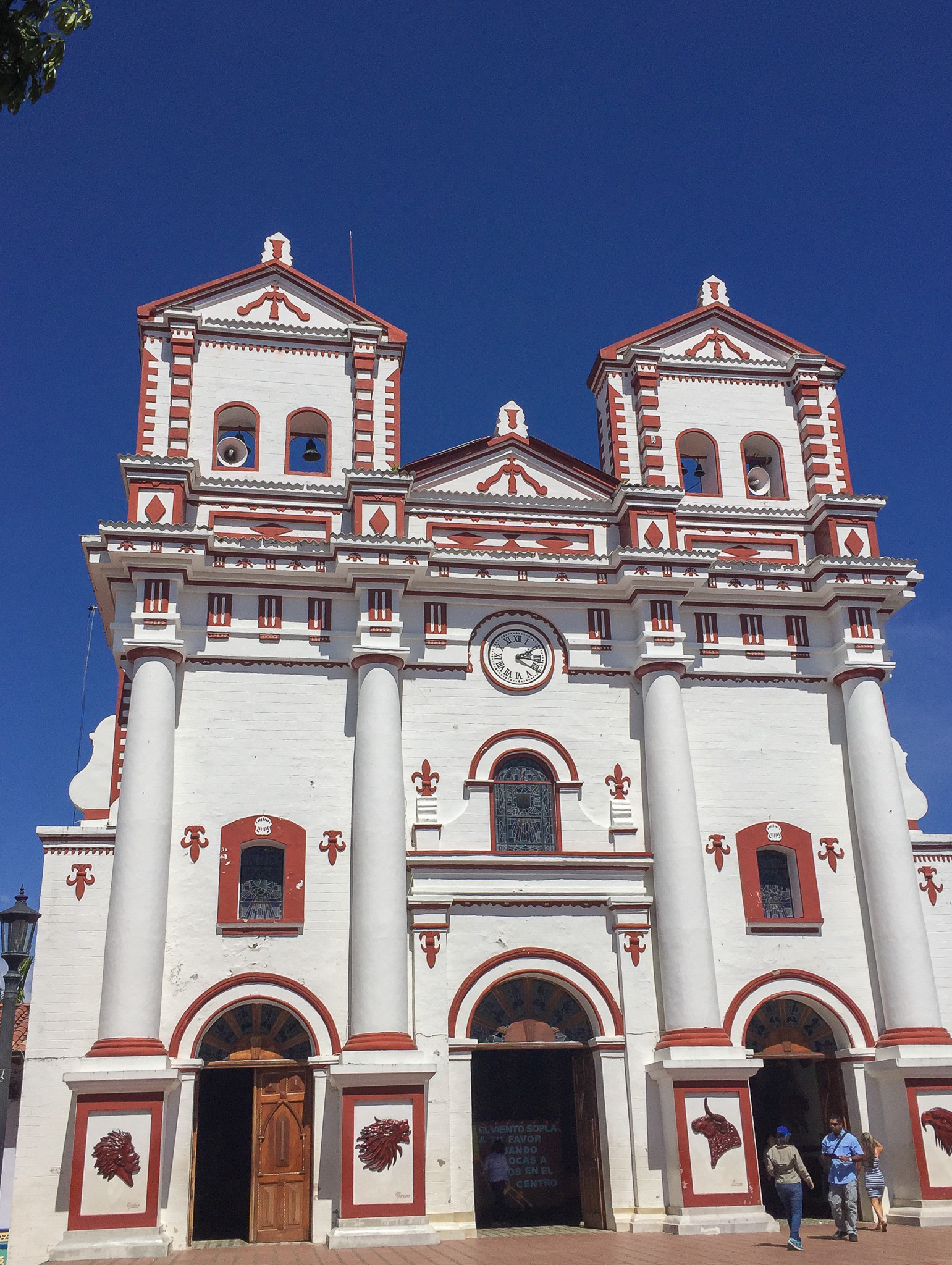 Guatapé -The Road Less Travelled
